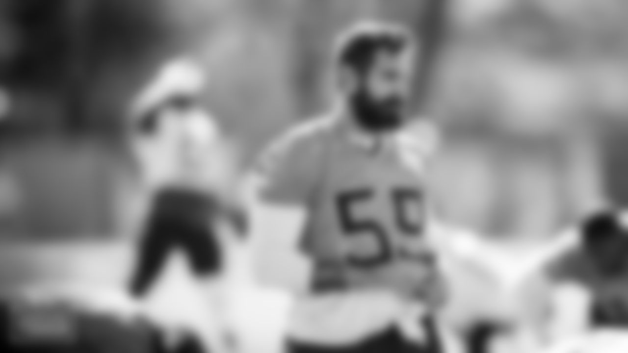 Outside linebacker John Simon #59 of the Tennessee Titans during practice at Saint Thomas Sports Park on OCTOBER 27, 2021 in Nashville, TN. Photo By Donald Page/Tennessee Titans