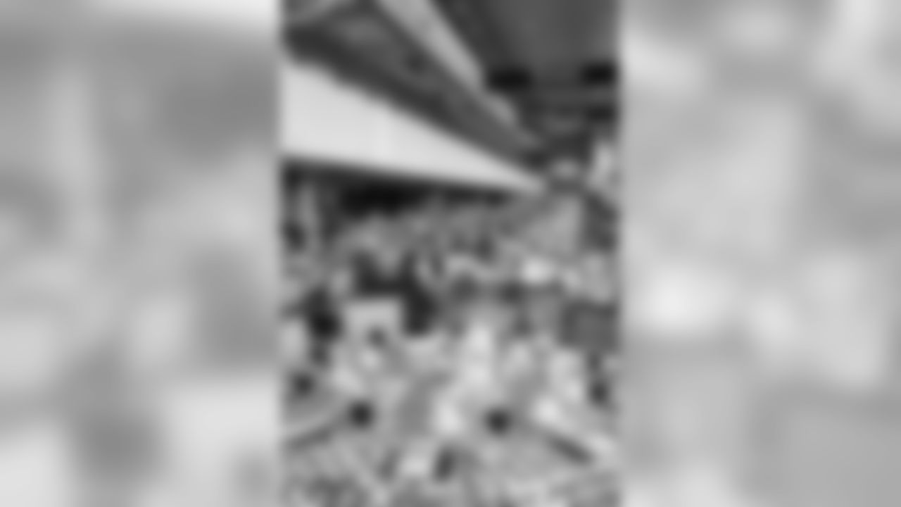 taste-of-the-titans-06121974917