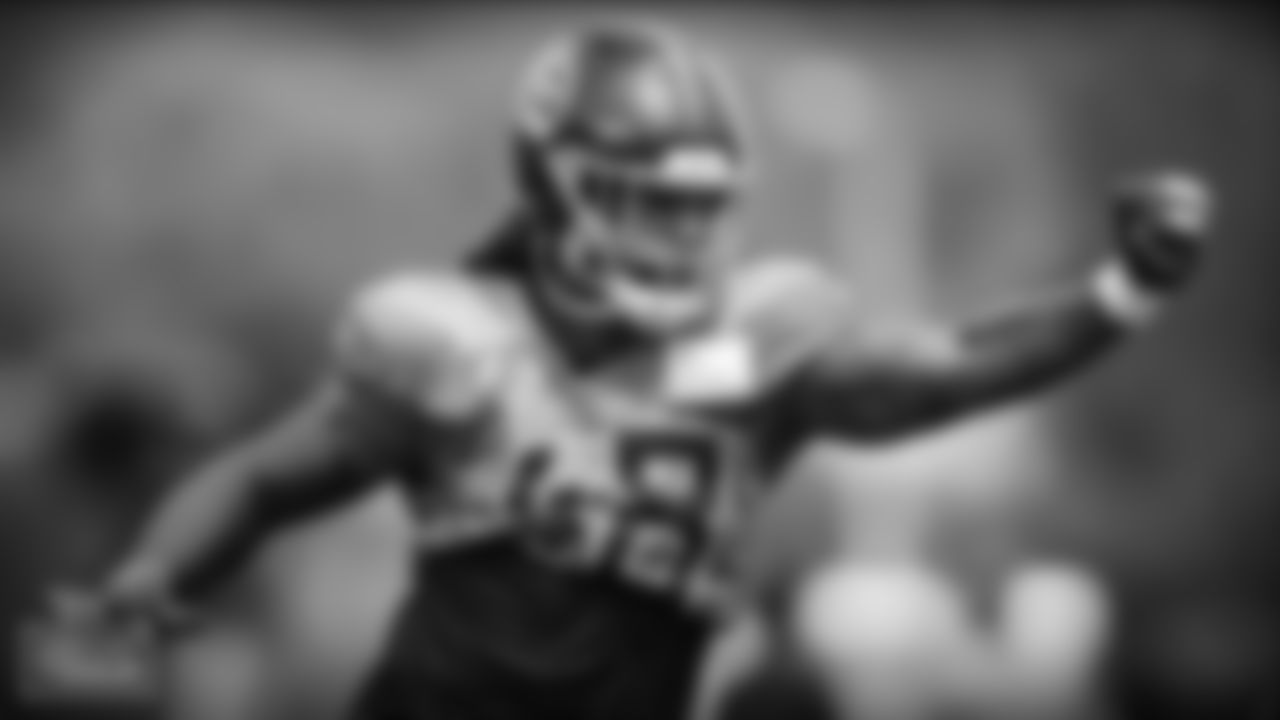 Outside linebacker Bud Dupree #48 of the Tennessee Titans during fall camp practice at Saint Thomas Sports Park on AUGUST 06, 2021 in Nashville, TN. Photo By Donald Page/Tennessee Titans