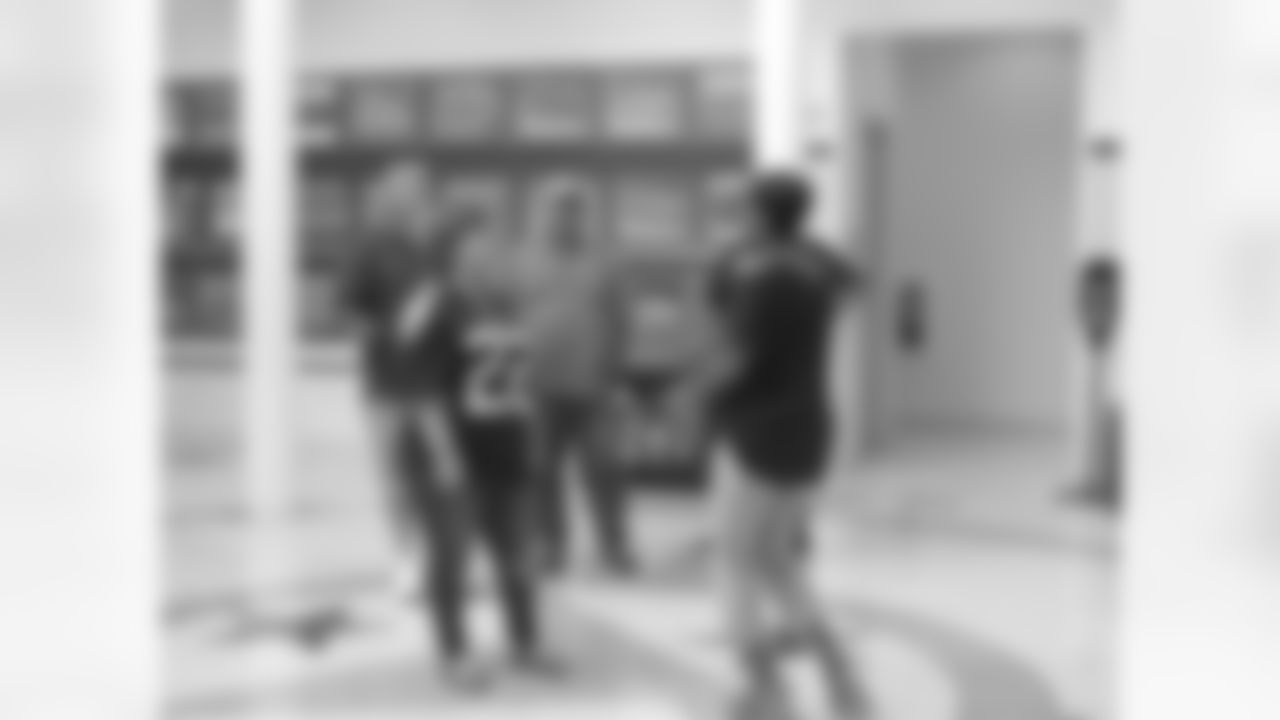 specialvisit201837553