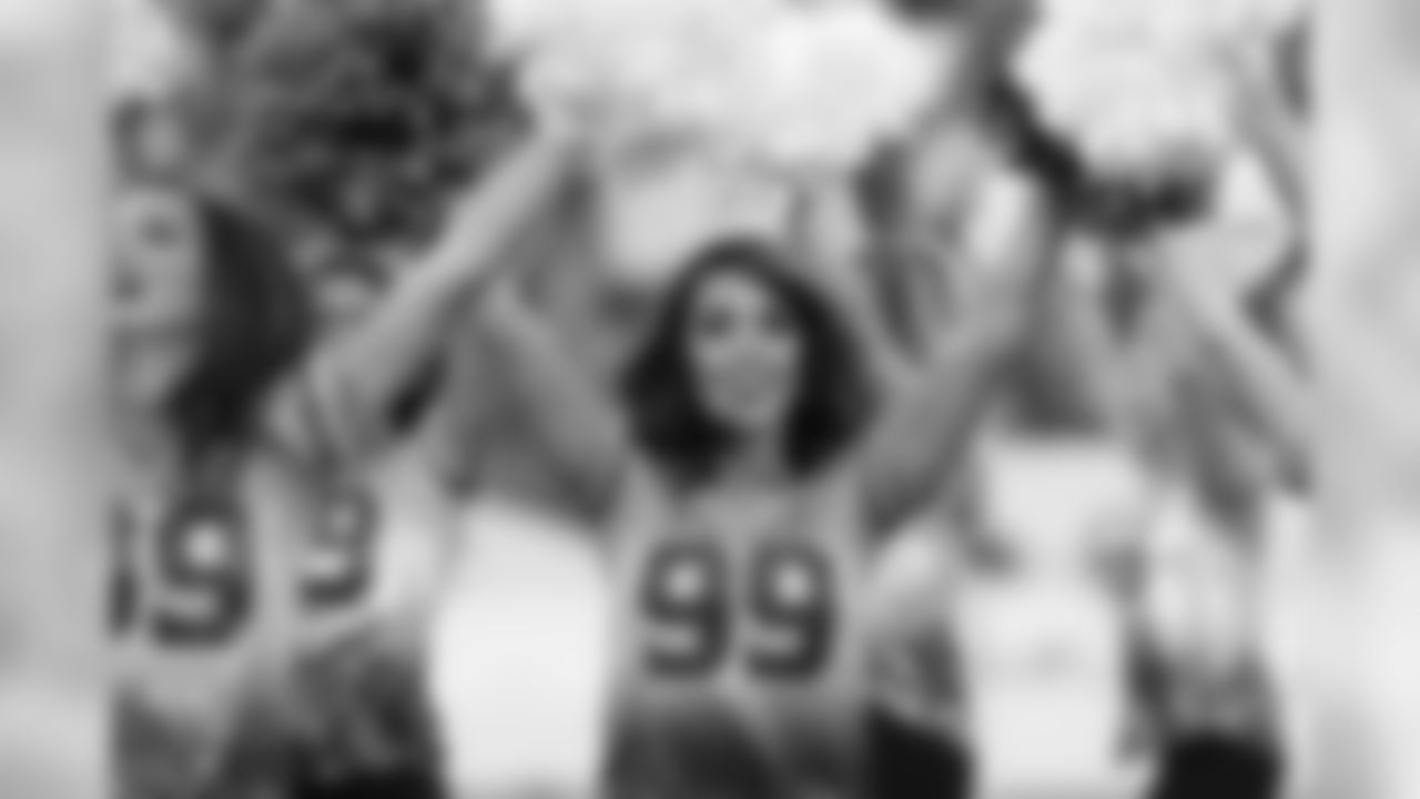titans2018jets-cheer363406
