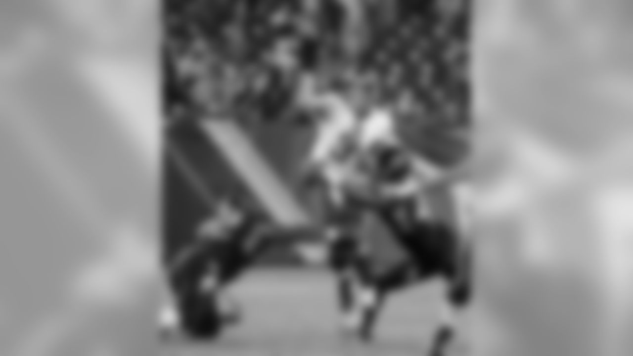 Minnesota Vikings quarterback Trevor Siemian (3) passes as he is pressured by Tennessee Titans defenders Julius Warmsley (72) and Josh Carraway (44) in the first half of a preseason NFL football game Thursday, Aug. 30, 2018, in Nashville, Tenn. (AP Photo/James Kenney)