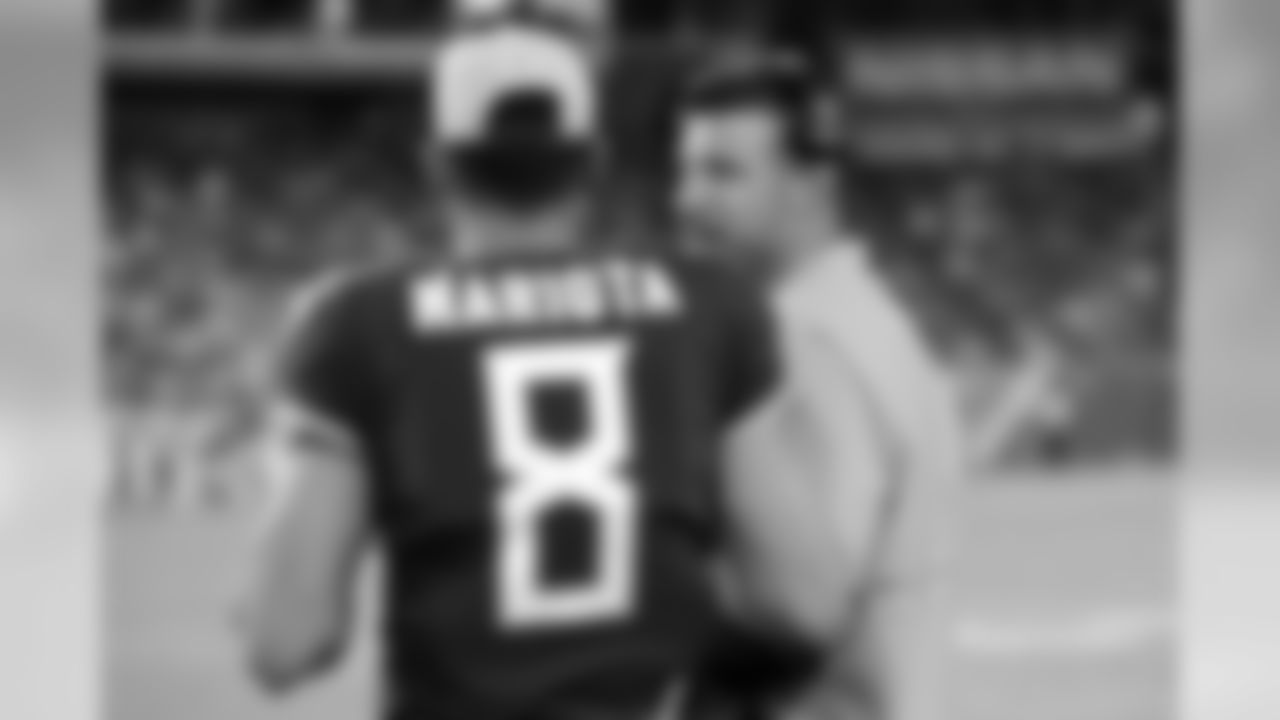 Tennessee Titans head coach Mike Vrabel talks with quarterback Marcus Mariota (8) in the first half of a preseason NFL football game between the Titans and the Minnesota Vikings Thursday, Aug. 30, 2018, in Nashville, Tenn. (AP Photo/James Kenney)
