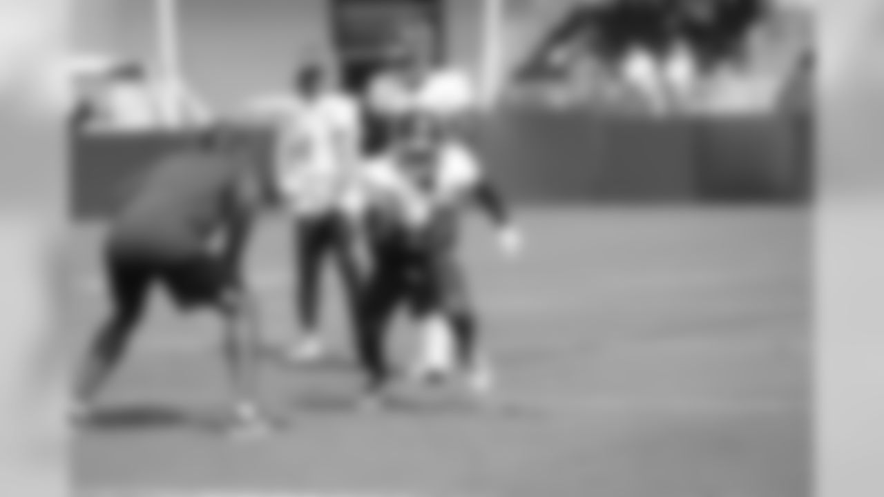 titans-bucs-practice-180815b43861