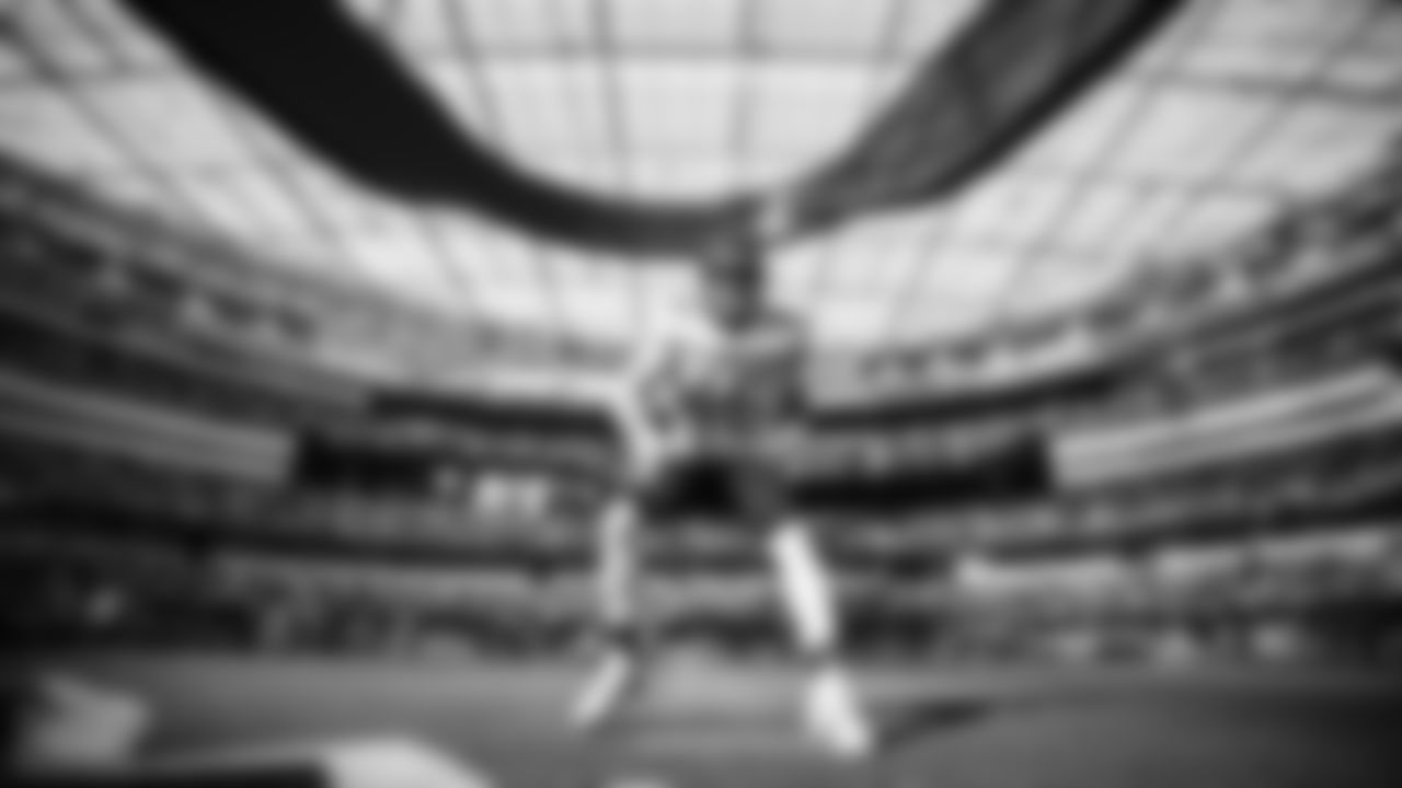 Longsnapper Morgan Cox #46 of the the Tennessee Titans before the game between the Tennessee Titans and the Los Angeles Chargers at SoFi Stadium on December 18, 2022 in Los Angeles, CA. Photo By Donald Page/Tennessee Titans