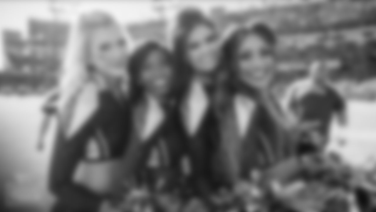 Tennessee Titans Cheerleaders during the game between the Tennessee Titans and the Jacksonville Jaguars at Nissan Stadium on December 12, 2021 in Nashville, TN. Photo By Lakin Householder/Tennessee Titans