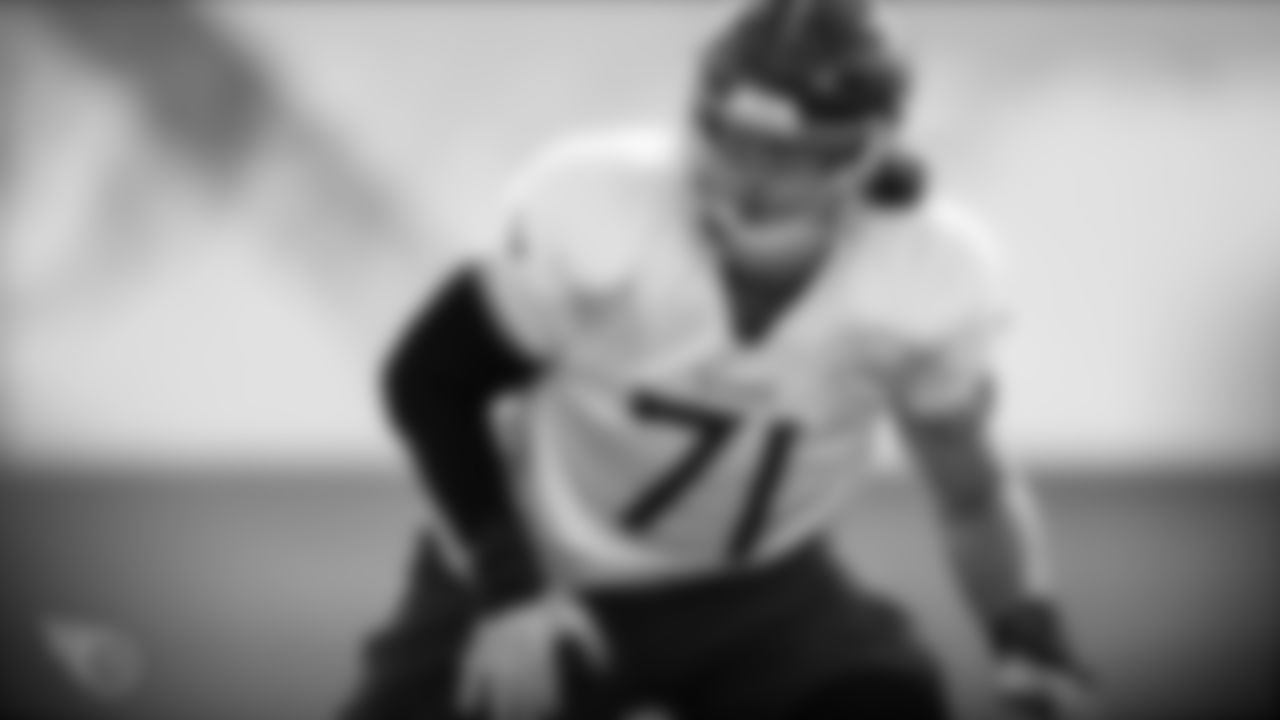 NASHVILLE, TN - OCTOBER 17, 2019 - Tackle/guard Dennis Kelly #71 of the Tennessee Titans during practice at Saint Thomas Sports Park in Nashville, TN. Photo By Donald Page/Tennessee Titans