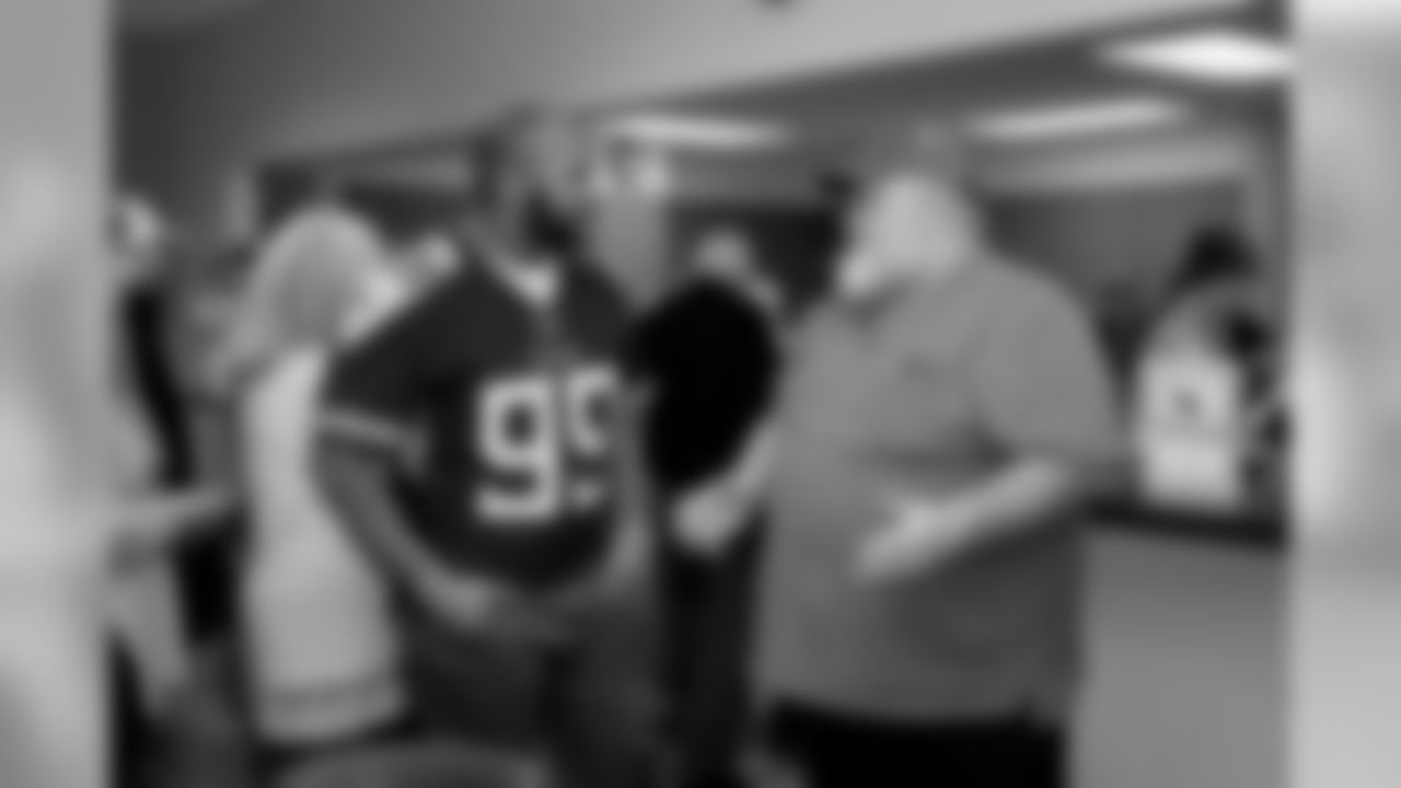casey2018community63684seqn}