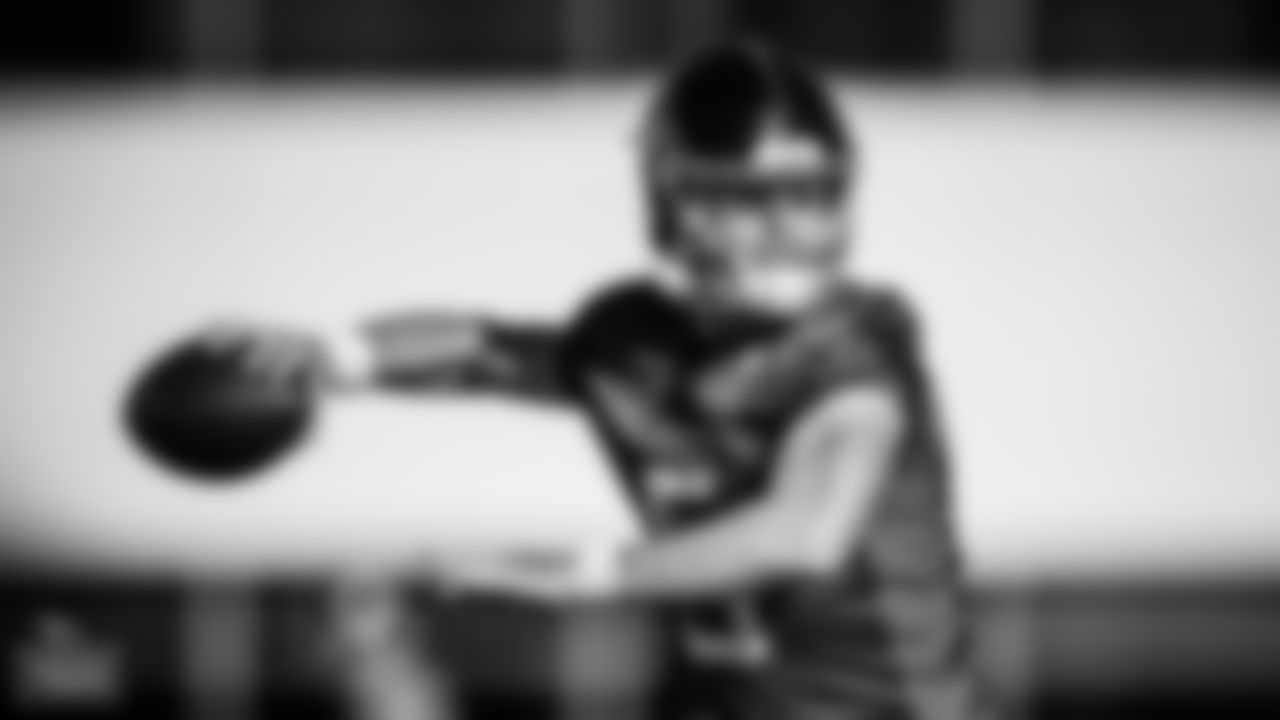 Quarterback Logan Woodside #5 of the Tennessee Titans during practice at Ascension Saint Thomas Sports Park on November 30, 2022 in Nashville, TN. Photo By Donald Page/Tennessee Titans