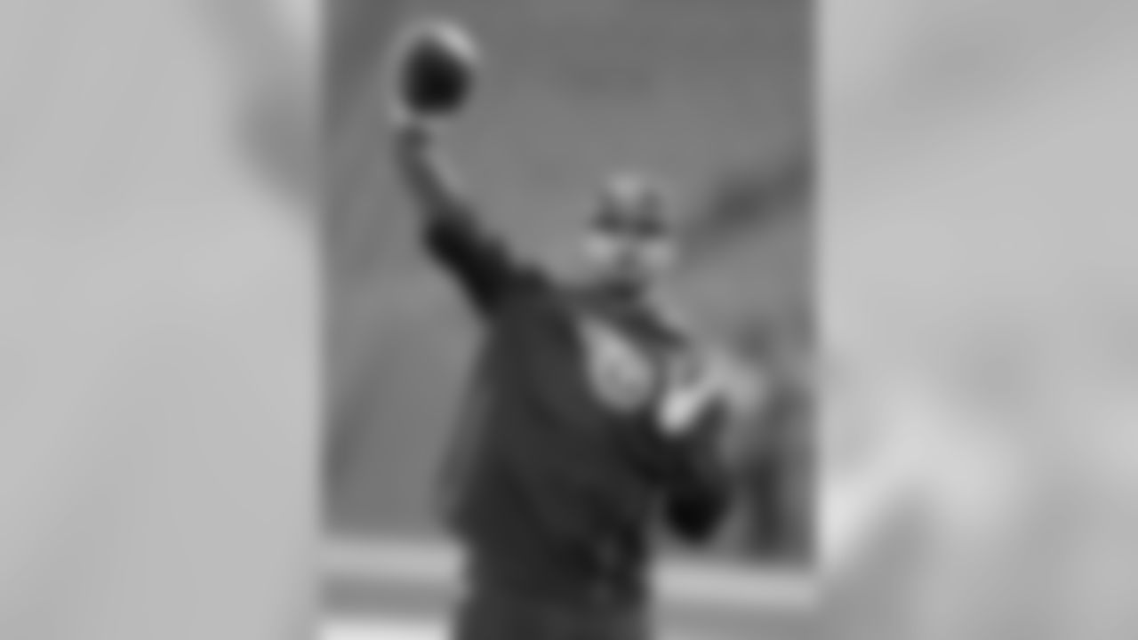 Tennessee Titans quarterback Marcus Mariota warms up before an NFL football game against the Washington Redskins Saturday, Dec. 22, 2018, in Nashville, Tenn. (AP Photo/Mark Zaleski)