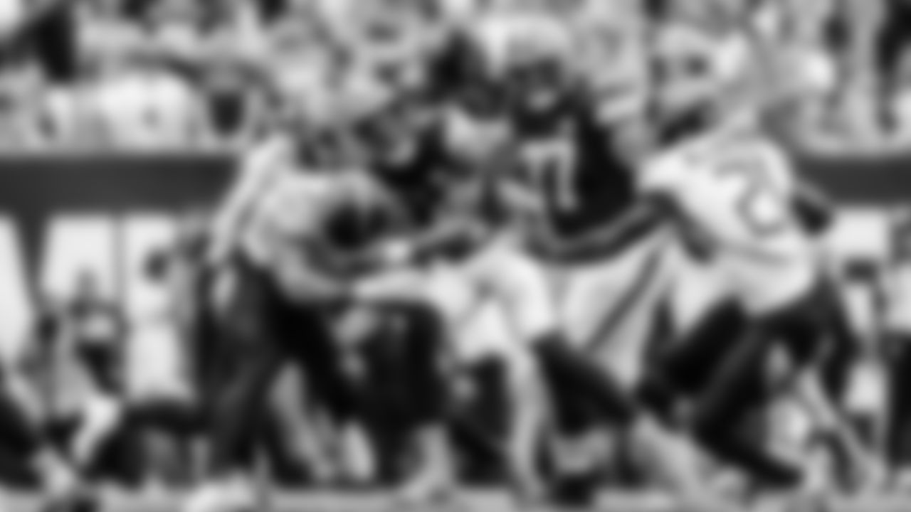 The game between the Tennessee Titans and the Cleveland Browns at the Cleveland Browns Stadium on September 24, 2023 in Cleveland, OH. Photo By 102032000027\ /Tennessee Titans