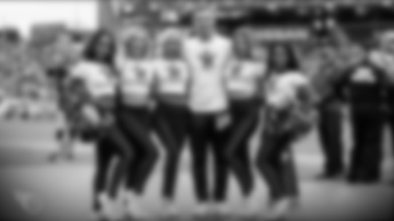 NASHVILLE, TN - OCTOBER 27, 2019 - Tennessee Titans Cheerleaders during the game between the Tennessee Titans and the Tampa Bay Buccaneers at Nissan Stadium in Nashville, TN. Photo By Donald Page/Tennessee Titans