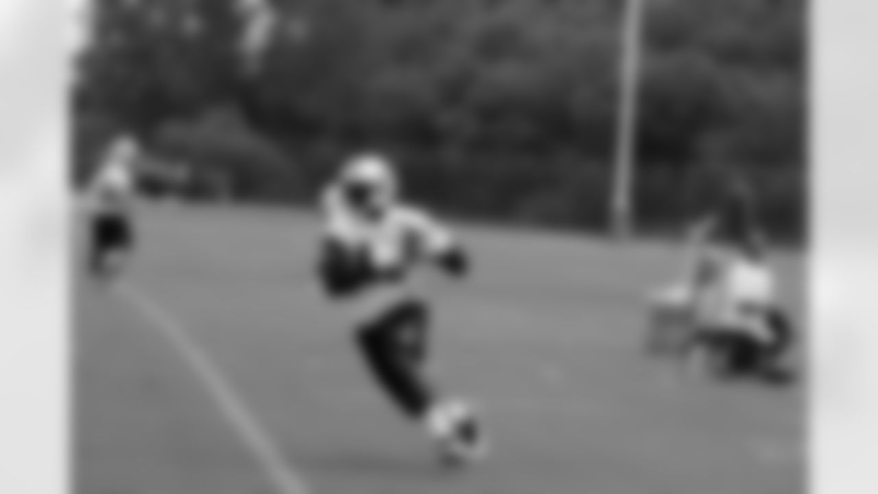 Titans players participate in an OTA (organized training activity) on Monday, June 14, 2010 at Baptist Sports Park in Nashville, Tenn.