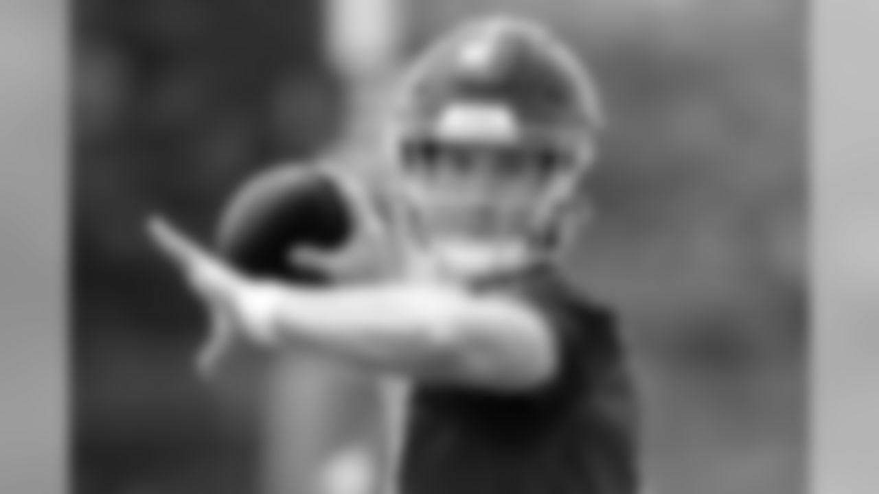 Tennessee Titans quarterback Ryan Tannehill (17) runs a drill during an organized team activity at the Titans' NFL football training facility Tuesday, June 11, 2019, in Nashville, Tenn. (AP Photo/Mark Humphrey)