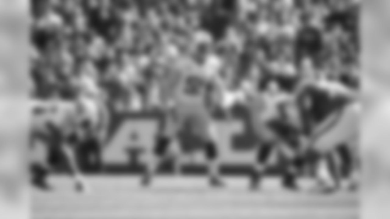 Tennessee Titans vs. Buffalo Bills on October 17, 2012. Photos by Donn Jones Photography.