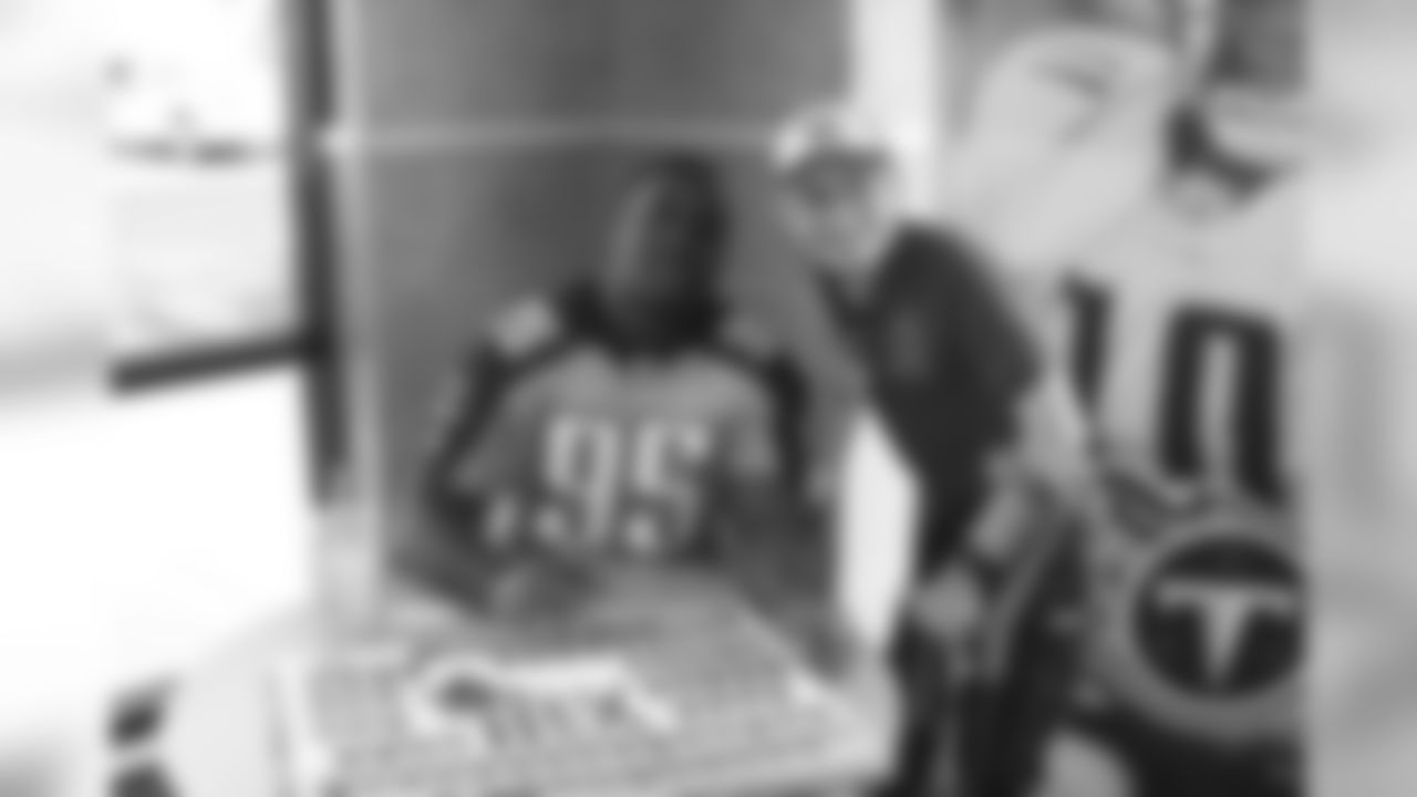 DT William Hayes kicked off Tuesday's Caravan as the bus traveling Titans players, staff and T-Rac made its way through Kentucky, including stops in Leitchfeild, Owensboro, Madisonville and Murray. CB Cortland Finnegan and s Michael Griffin joined Hayes in Paducah Tuesday evening.