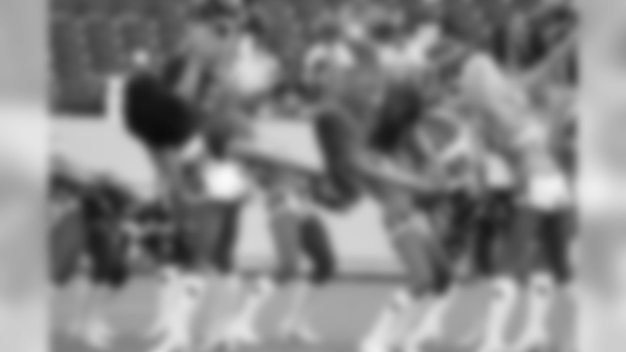 cheerleaders-180814-scrimmage241527