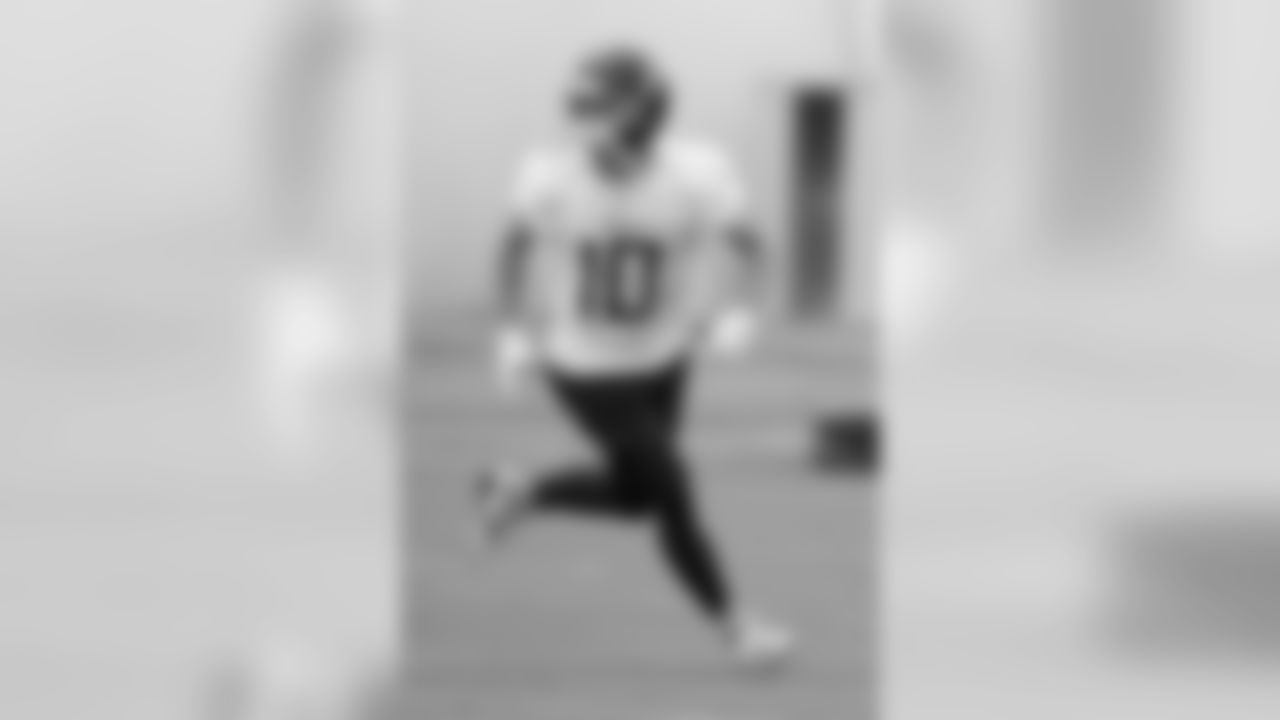 Tennessee Titans wide receiver Adam Humphries runs a drill during an organized team activity at the Titans' NFL football training facility Wednesday, June 12, 2019, in Nashville, Tenn. (AP Photo/Mark Humphrey)