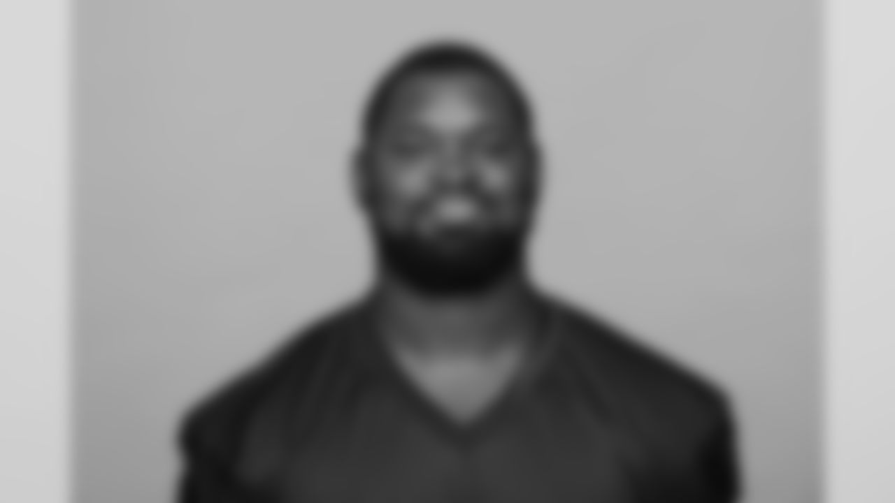 LB Zach Brown