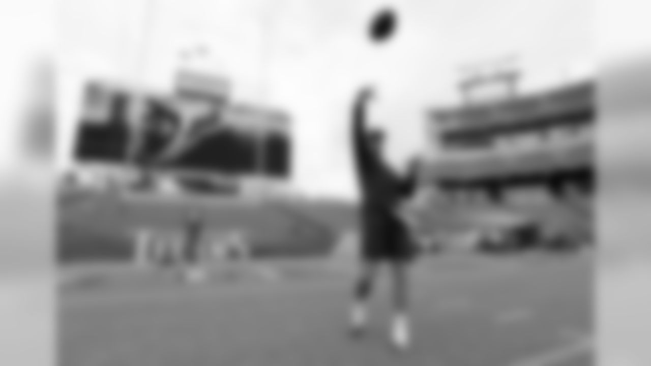 Tennessee Titans quarterback Blaine Gabbert warms up before an NFL football game between the Titans and the Houston Texans Sunday, Sept. 16, 2018, in Nashville, Tenn. (AP Photo/Mark Zaleski)