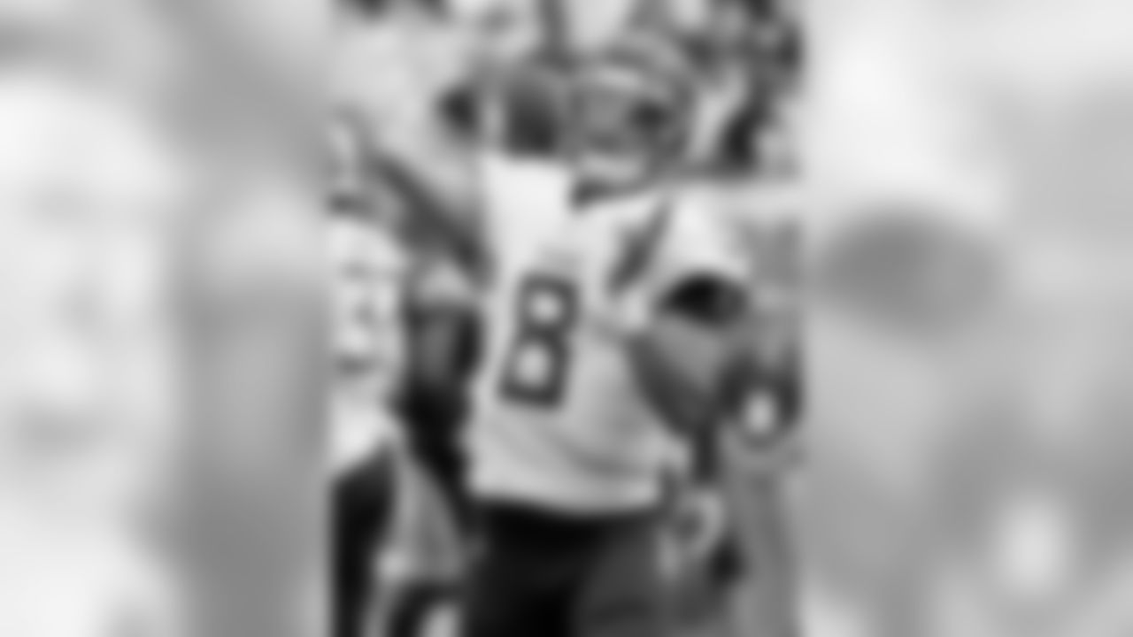 Tennessee Titans quarterback Marcus Mariota (8) passes in warm up before an NFL football game against the Pittsburgh Steelers, Saturday, Aug. 25, 2018, in Pittsburgh. (AP Photo/Don Wright)