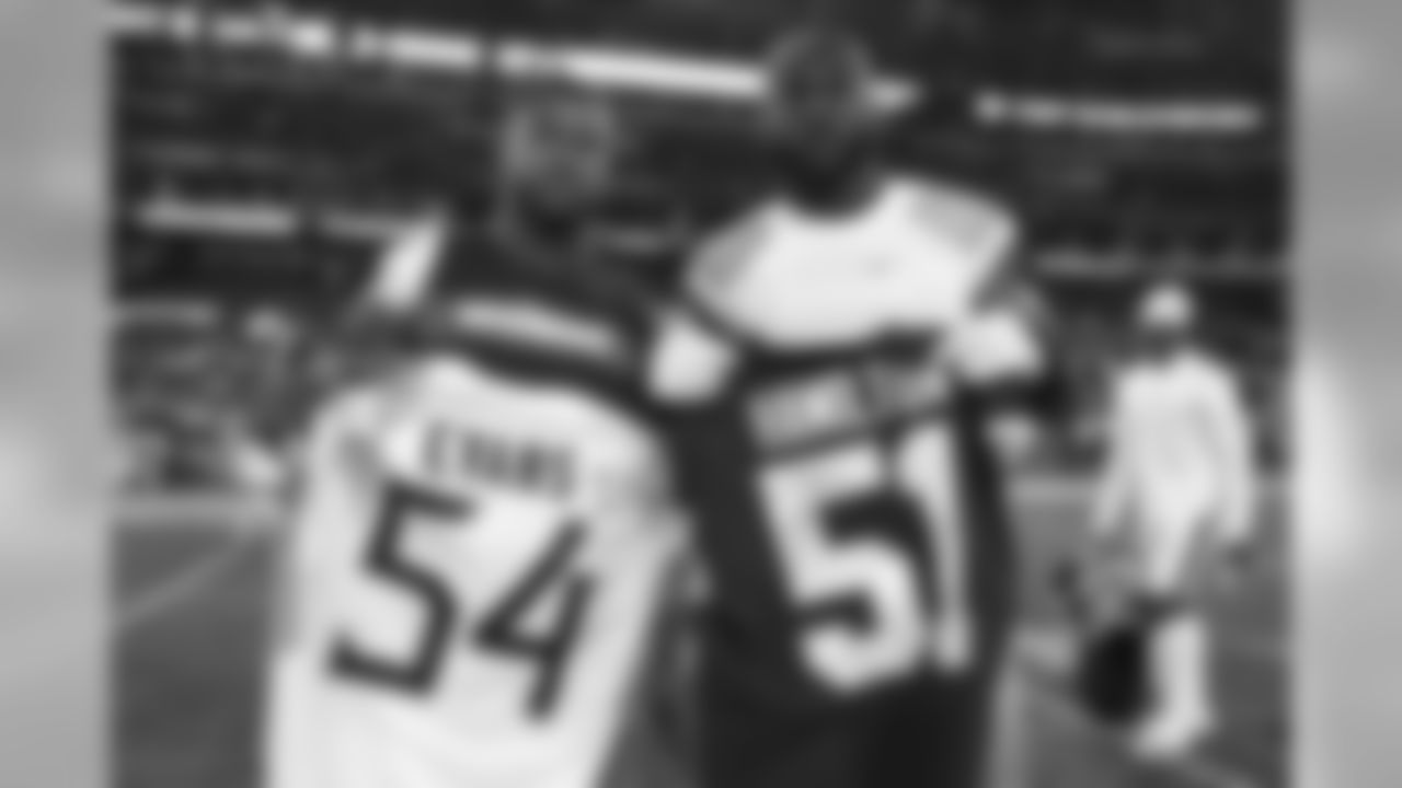 Washington Redskins linebacker Shaun Dion Hamilton (51) swaps jerseys with Tennessee Titans inside linebacker Rashaan Evans (54) after an NFL football game, Saturday, Dec. 22, 2018 in Nashville, TN. (Aaron Doster via AP)