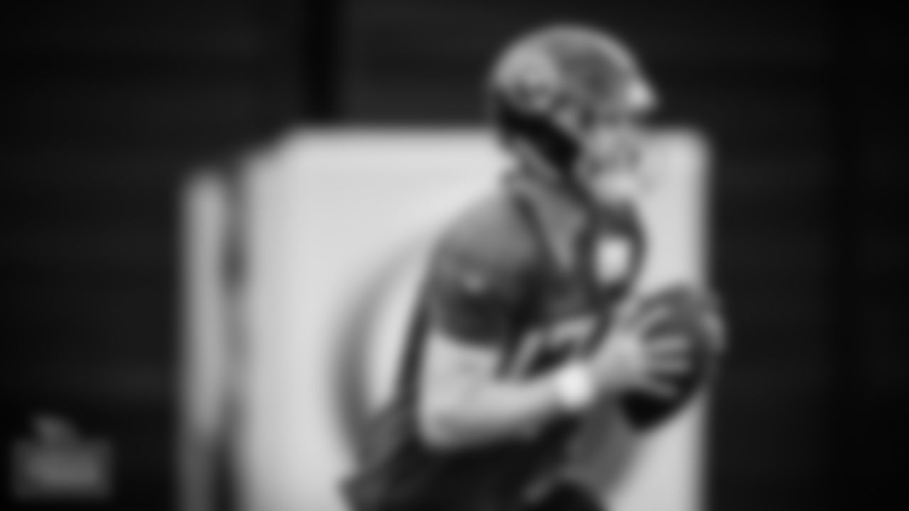 Quarterback Ryan Tannehill #17 of the Tennessee Titans during practice at Saint Thomas Sports Park on DECEMBER 30, 2021 in Nashville, TN. Photo By Donald Page/Tennessee Titans