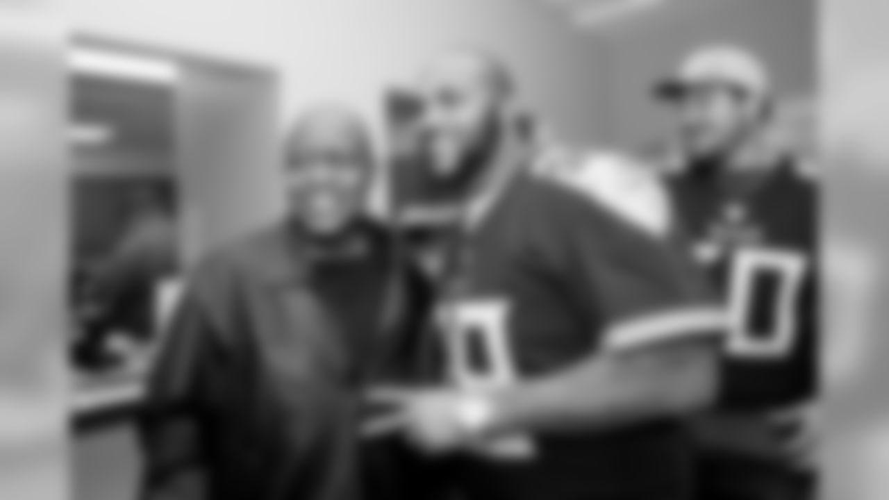 casey2018community63682seqn}