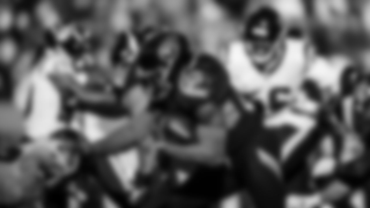 Tennessee Titans and the Houston Texans compete at Nissan Stadium on December 24, 2022 in Nashville, TN. Photo By \03387281/Tennessee Titans