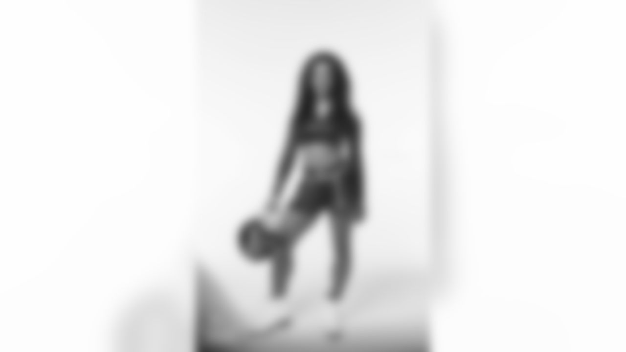 ZephanieDykes_1802