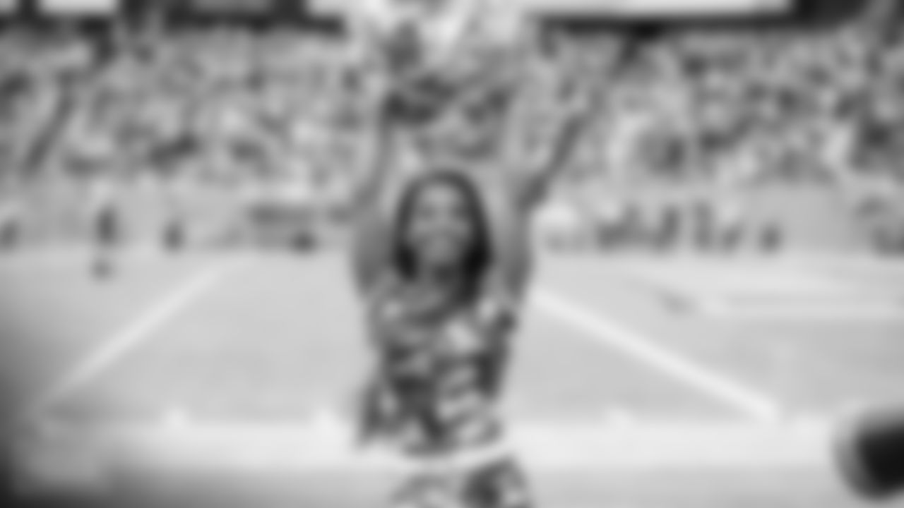 Tennessee Titans Cheerleader Courtney P. during the game between the Tennessee Titans and the New Orleans Saints at Nissan Stadium on November 14, 2021 in Nashville, TN. Photo By Lakin Householder/Tennessee Titans