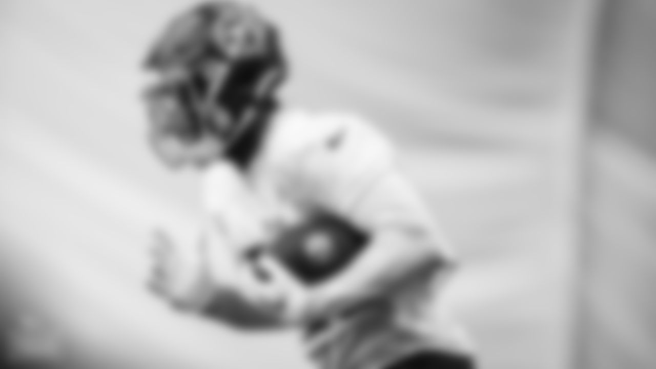 Running back Hassan Haskins #25 of the Tennessee Titans during practice in the bubble at Saint Thomas Sports Park on December 27, 2022 in Nashville, TN. Photo By Donald Page/Tennessee Titans