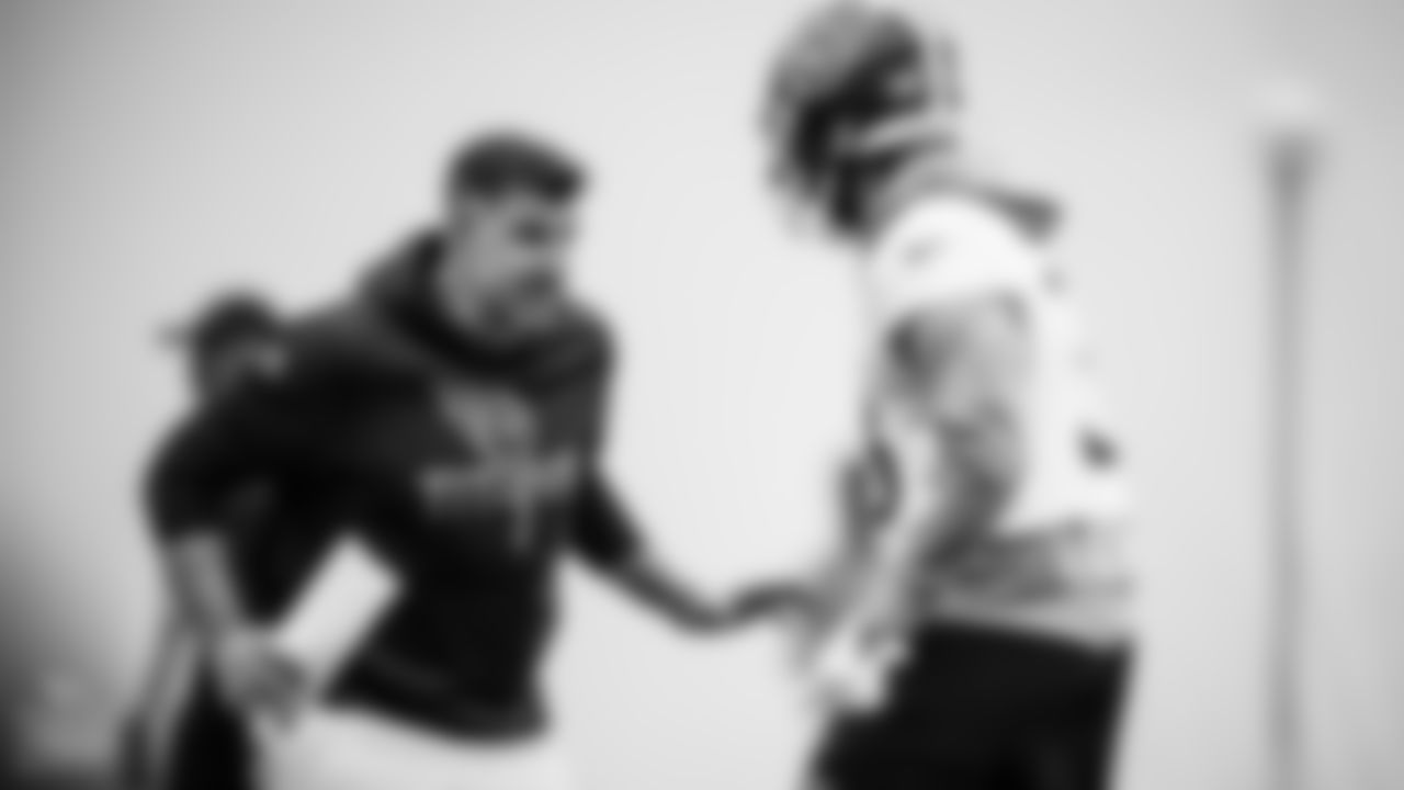 Head coach Mike Vrabel of the Tennessee Titans during practice in the bubble at Saint Thomas Sports Park on December 07, 2022 in Nashville, TN. Photo By Donald Page/Tennessee Titans