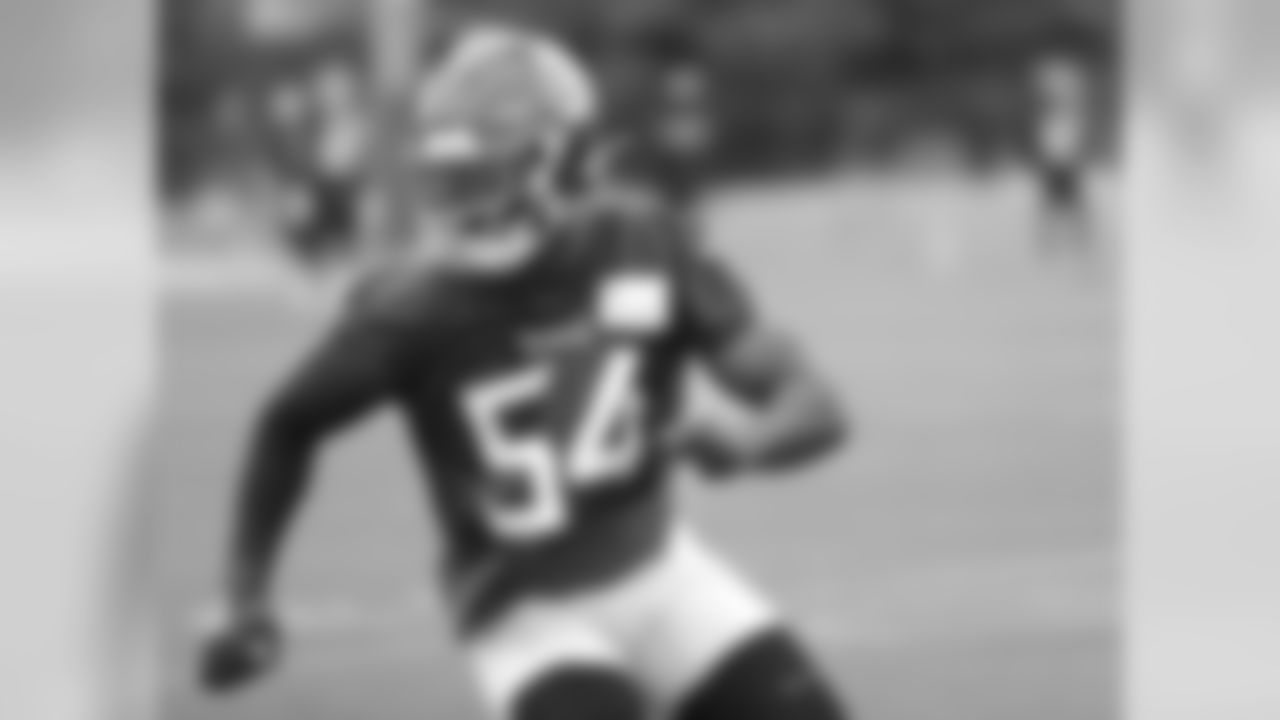 Tennessee Titans inside linebacker Rashaan Evans runs a drill during an organized team activity at the Titans' NFL football training facility Wednesday, June 12, 2019, in Nashville, Tenn. (AP Photo/Mark Humphrey)