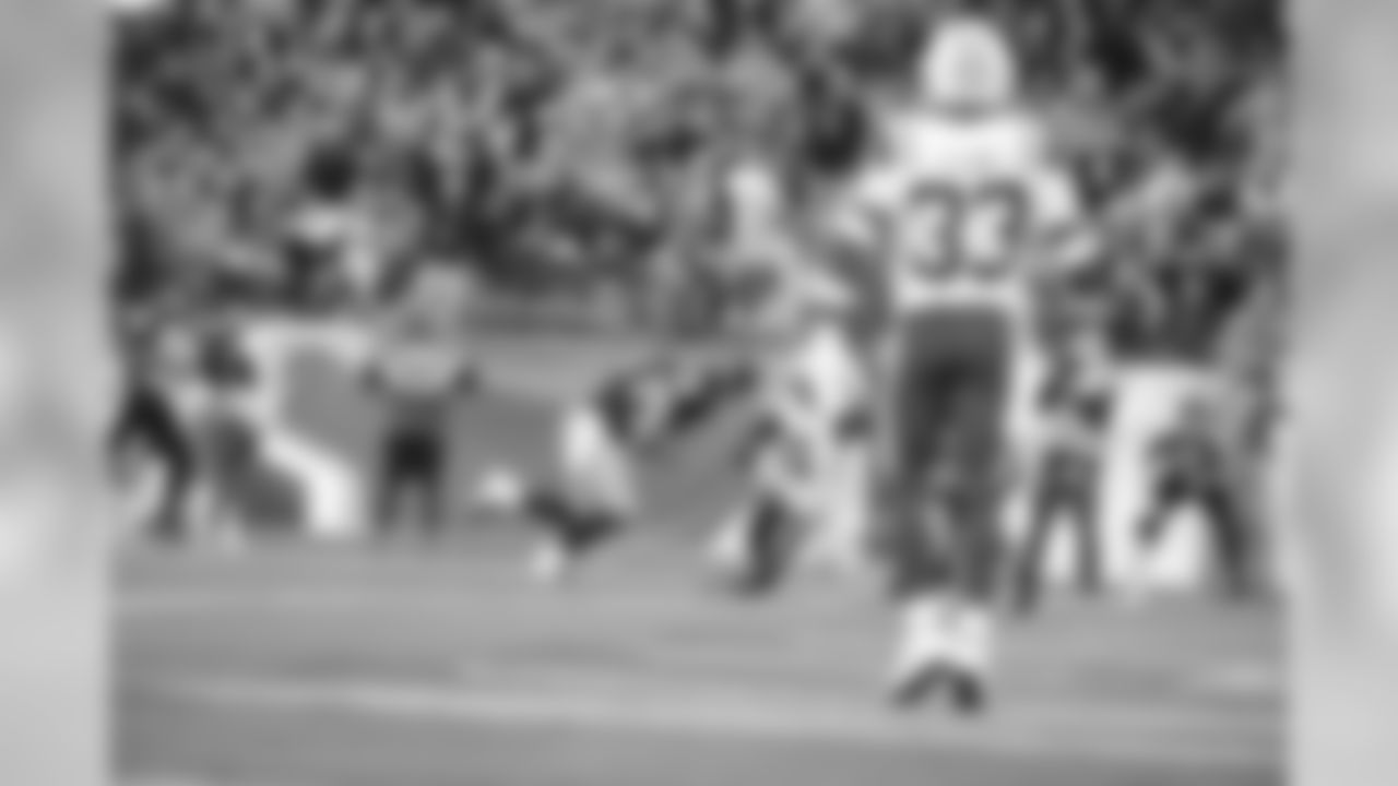 titans2018jets-action463320