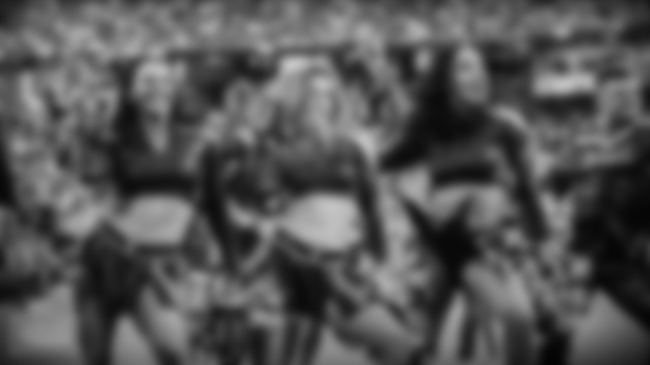 Titans Cheer during the preseason game between the Tennessee Titans and the Chicago Bears at Nissan Stadium on August 28, 2021 in Nashville, TN. Photo By Cameron Faulkner/Tennessee Titans