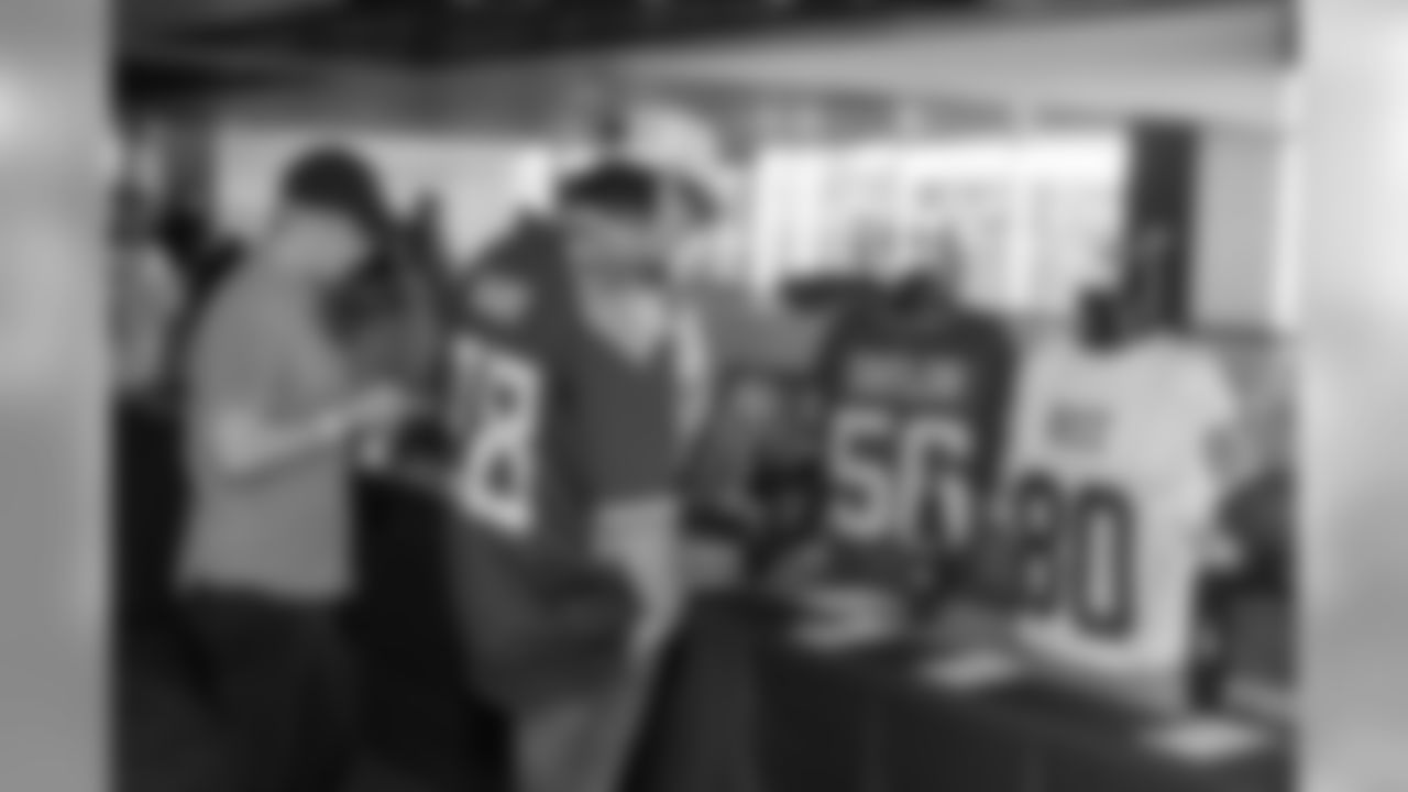 taste-of-the-titans-06121974942