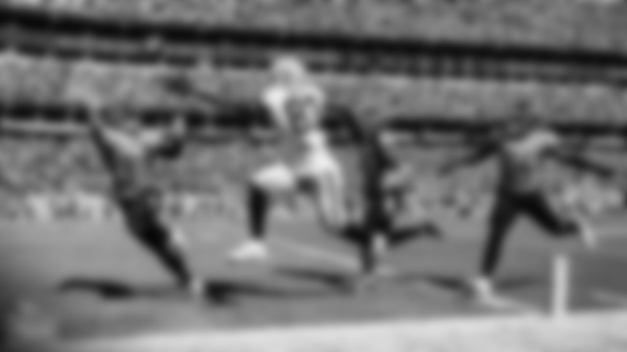 Defensive back Amani Hooker #37 of the Tennessee Titans during the game between the Tennessee Titans and the Las Vegas Raiders at Nissan Stadium on September 25, 2022 in Nashville, TN. Photo By Joe Howell/Tennessee Titans
