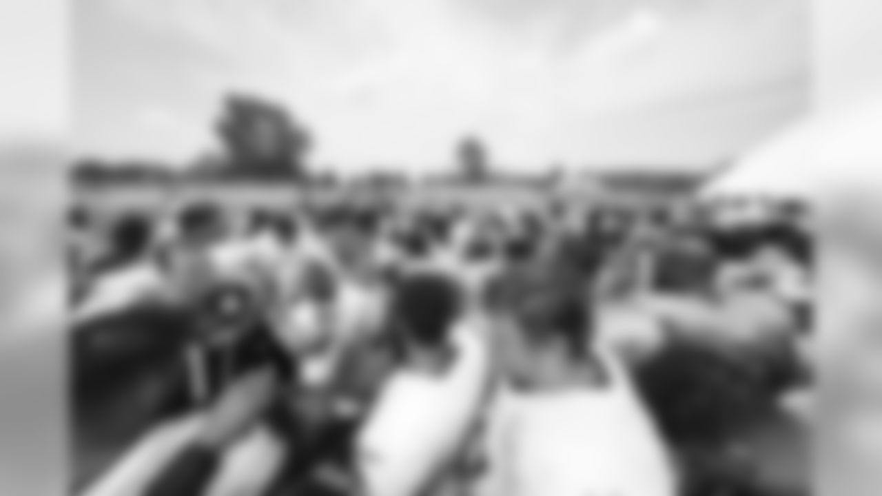 NASHVILLE, TN - AUGUST 01, 2019 - Group huddle during training camp practice at Saint Thomas Sports Park in Nashville, TN. Photo By Donald Page/Tennessee Titans
