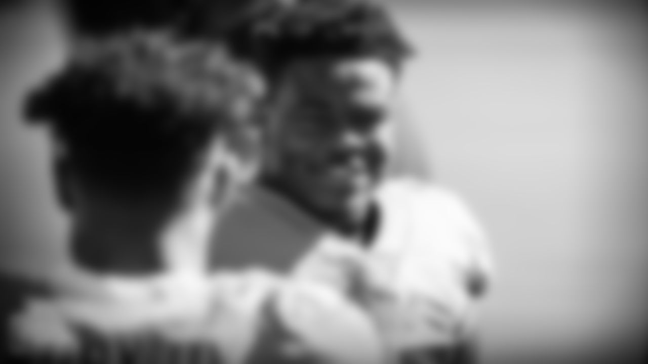Linebacker Jayon Brown #55 of the Tennessee Titans prior to the game between the Tennessee Titans and the Chicago Bears at Nissan Stadium on NOVEMBER 08, 2020 in Nashville, TN. Photo By Caleb Jones/Tennessee Titans
