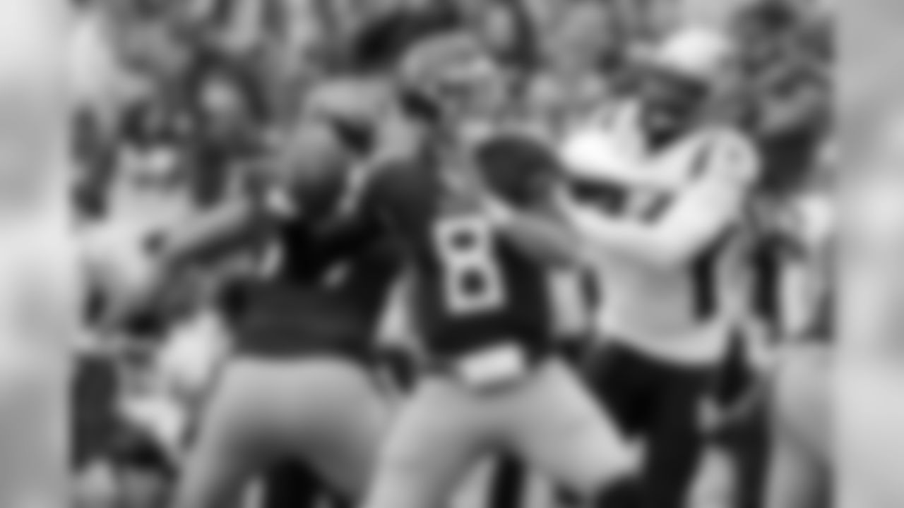Tennessee Titans quarterback Marcus Mariota (8) passes against the New England Patriots in the second half of an NFL football game Sunday, Nov. 11, 2018, in Nashville, Tenn. (AP Photo/James Kenney)