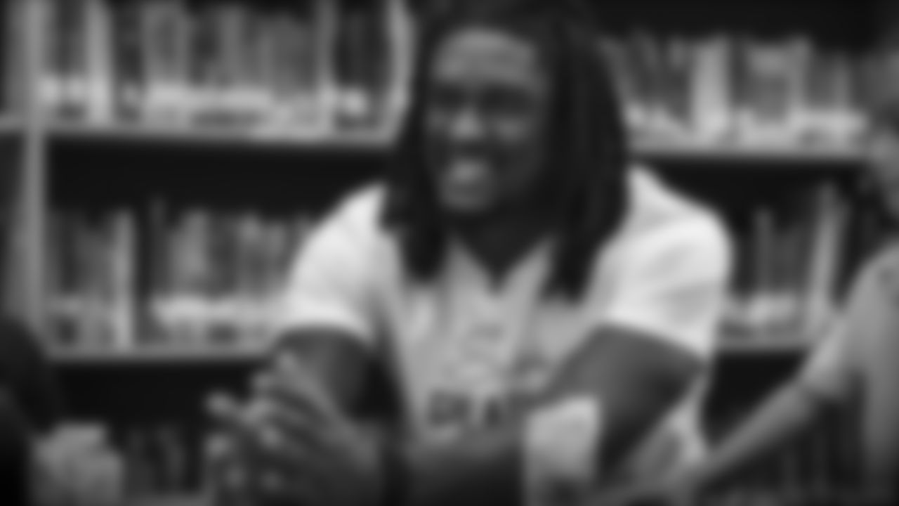 NASHVILLE, TN - NOVEMBER 26, 2019 - Titans Tye Smith catered a full Thanksgiving meal to students at Buena Vista Elementary in Nashville, TN. Photo By Jourdan Gottlieb/Tennessee Titans