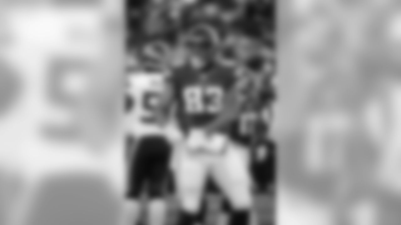 Minnesota Vikings tight end MyCole Pruitt looks to the sidelines prior to a play in action during an NFL wild-card playoff football game against the Seattle Seahawks on Sunday, Jan. 10, 2016 in Minneapolis. The Seahawks won the game, 10-9. (G. Newman Lowrance via AP)