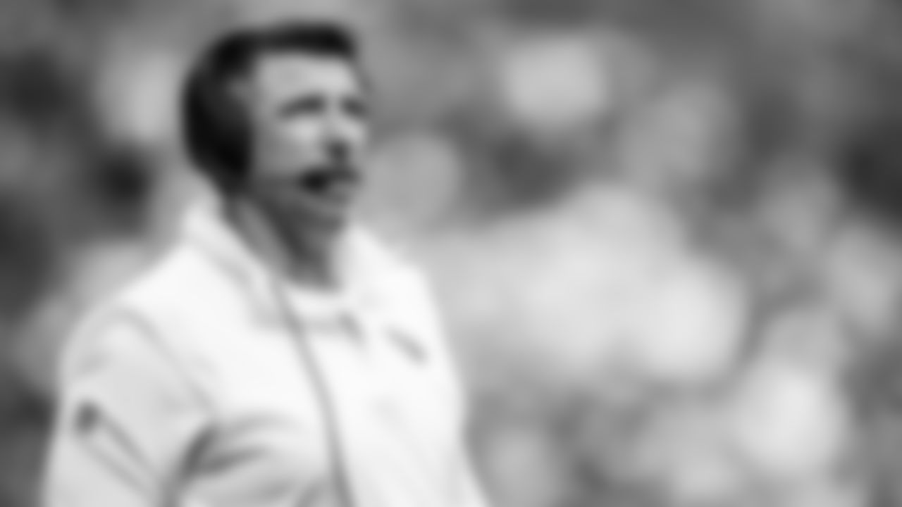 Head coach Mike Vrabel of the Tennessee Titans during the game between the Tennessee Titans and the Cleveland Browns at the Cleveland Browns Stadium on September 24, 2023 in Cleveland, OH. Photo By Donald Page/Tennessee Titans