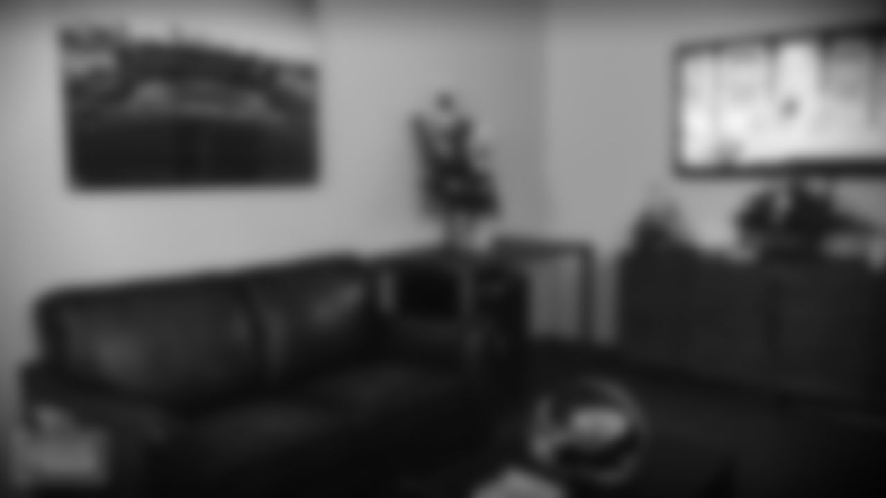 20210429_WarRoom_0026