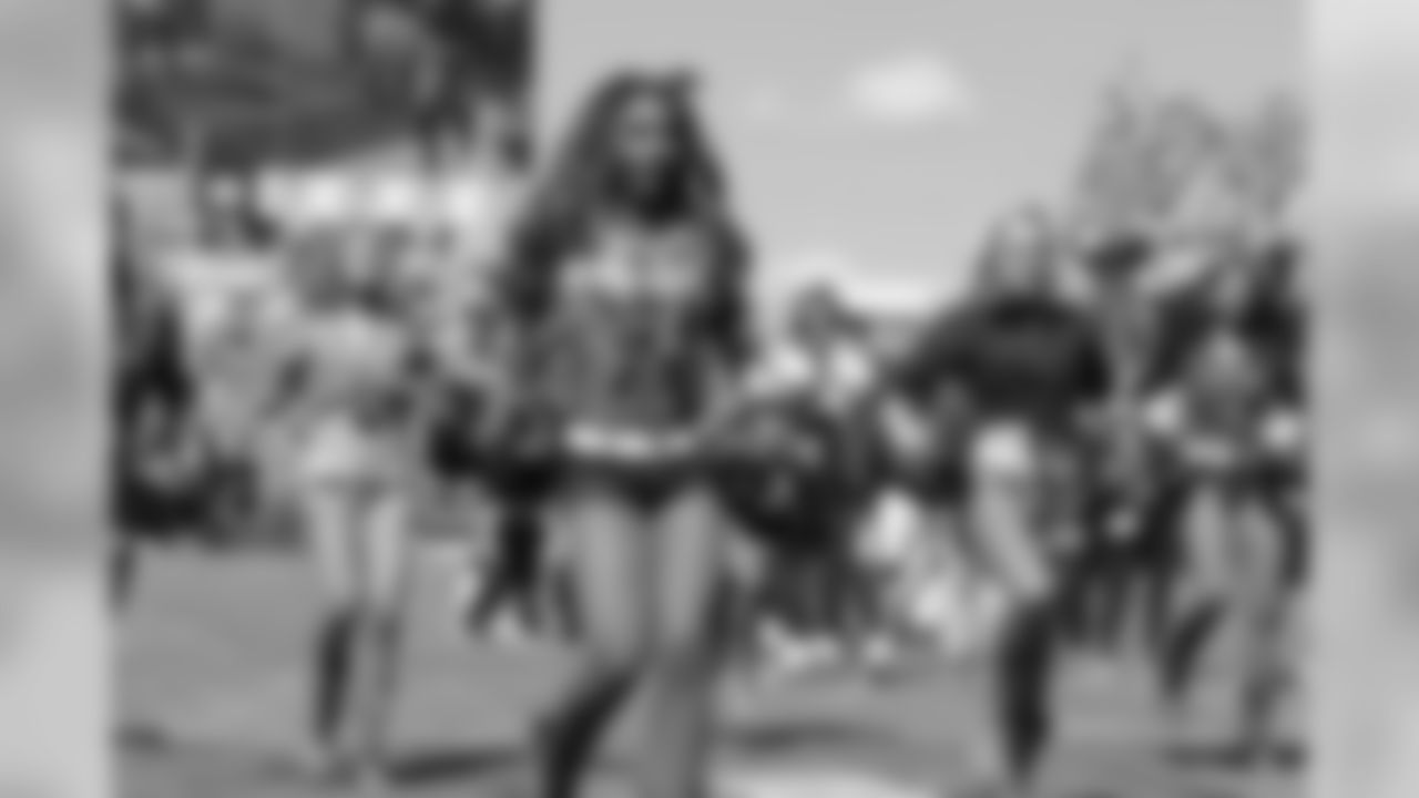 cheer2018eaglesB51552