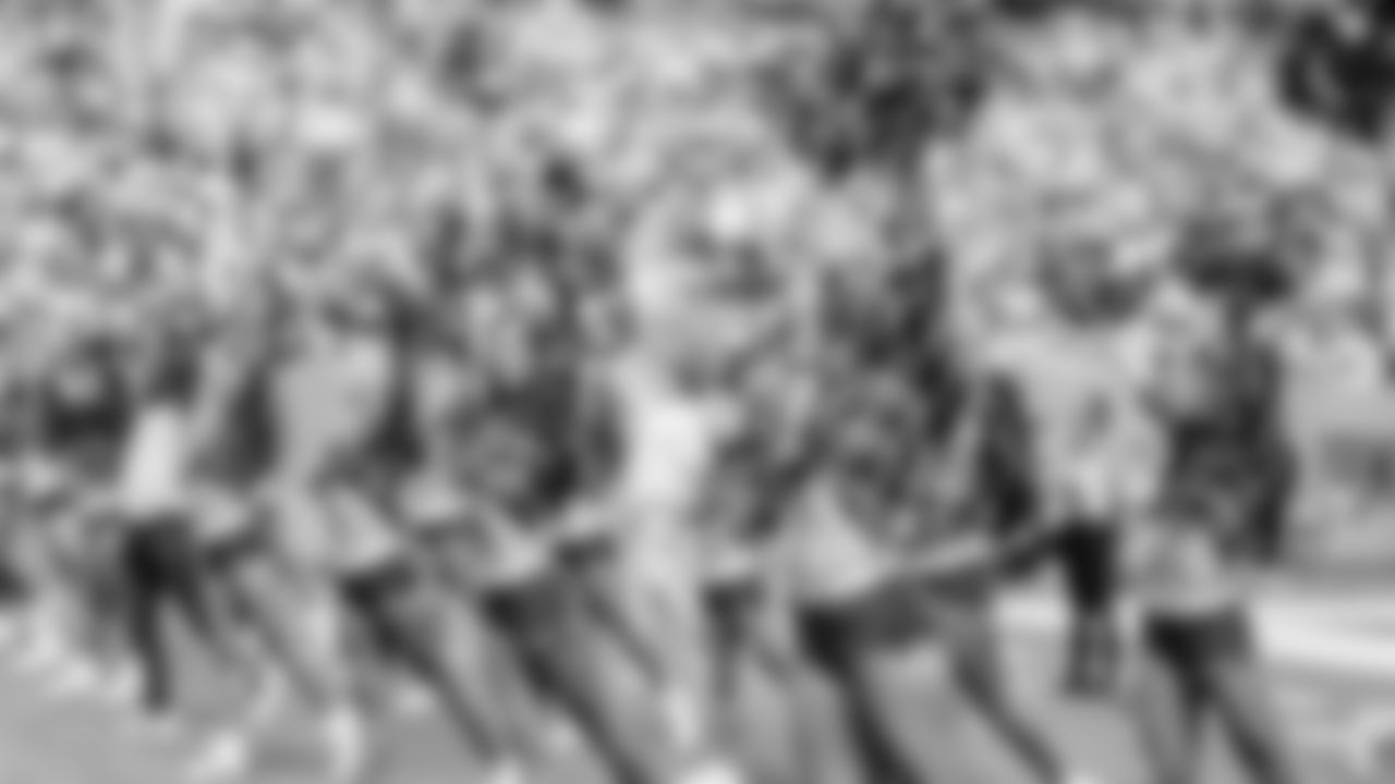 Tennessee Titans Cheerleaders during the game between the Tennessee Titans and the Las Angeles Chargers at Nissan Stadium on September 17, 2023 in Nashville, TN. Photo By Kaitlyn Hungerford/Tennessee Titans
