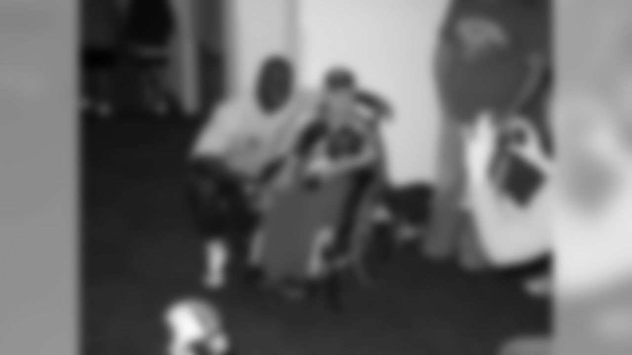 Ethan Bibb, a 9-year old suffering from a Medulobastoma brain tumor, had his wish granted when he spent the day with Titans QB Vince Young on the first day of spring practice. Ethan�s wish was granted through the Make-A-Wish Foundation, a non-profit organization that grants wishes for children with life-threatening illnesses, and the Tennessee Titans.