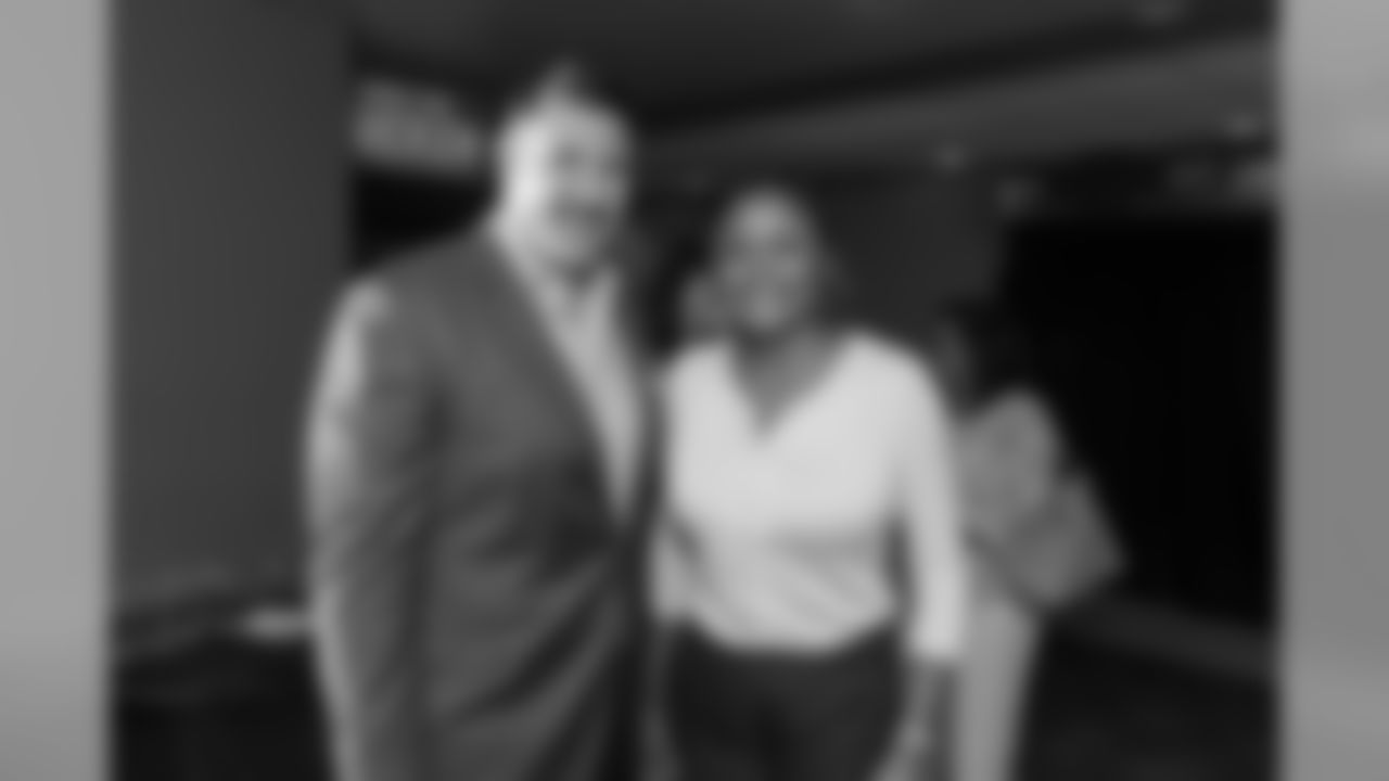 taste-of-the-titans-06121974952