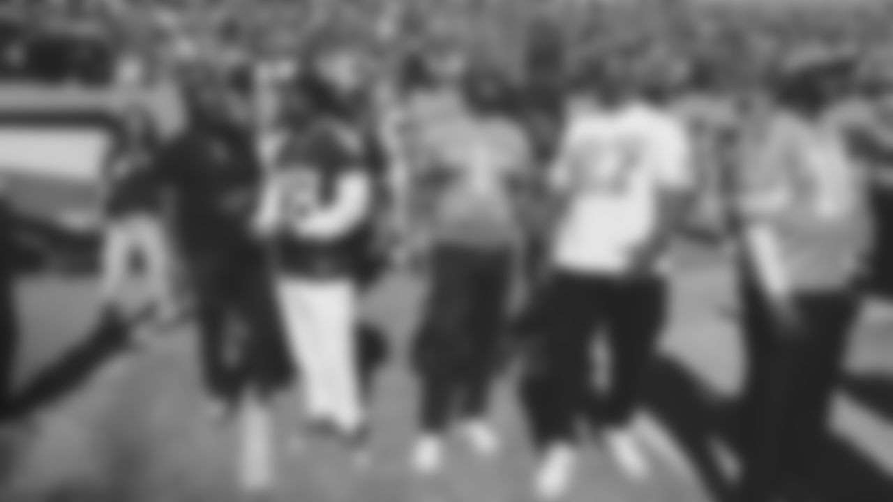The Tennessee Titans and the Indianapolis Colts play at Nissan Stadium on October 23, 2022 in Nashville, TN Photo By \03384853/Tennessee Titans
